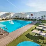 Lancelot Hotel