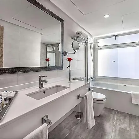 Lancelot Otel