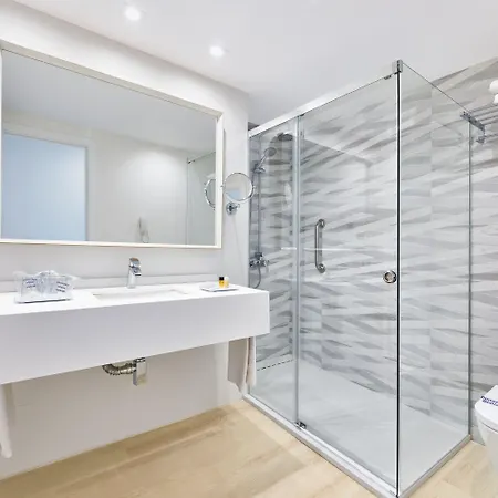 מלון Lancelot 3*